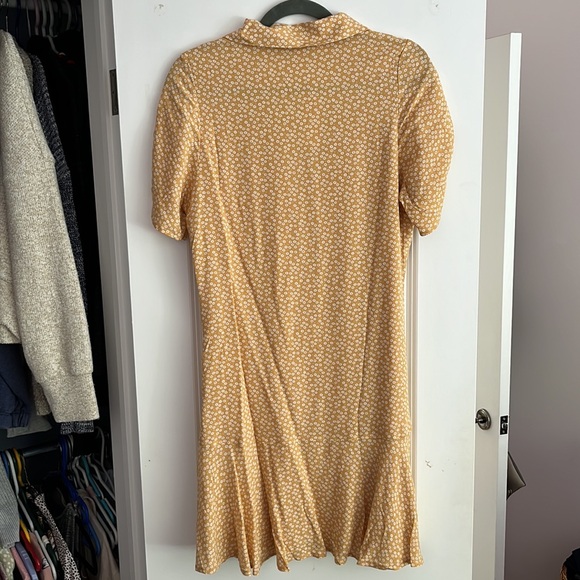 American Eagle Yellow Floral Summer Mini Dress. Size M. Never worn - Picture 2 of 7